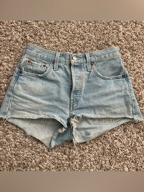 Levi's 501 Denim Women's Shorts Distressed Ripped Frayed Hem Light Wash Size 25
